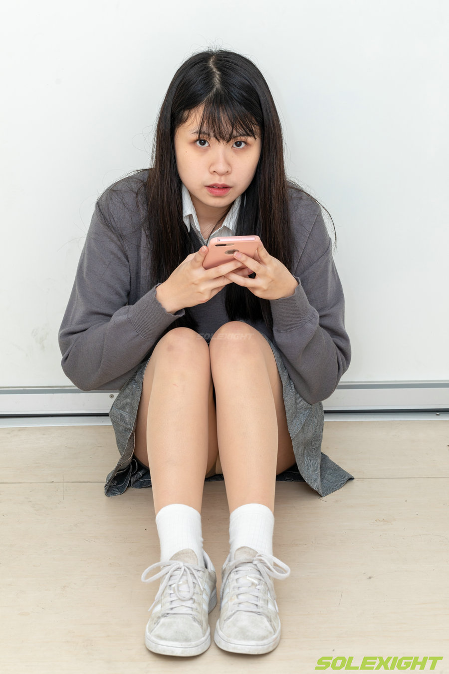 台湾solexight足控视频福利 - Dora 脏臭白袜 丝袜 臭鞋 [90P2V-2.58GB]