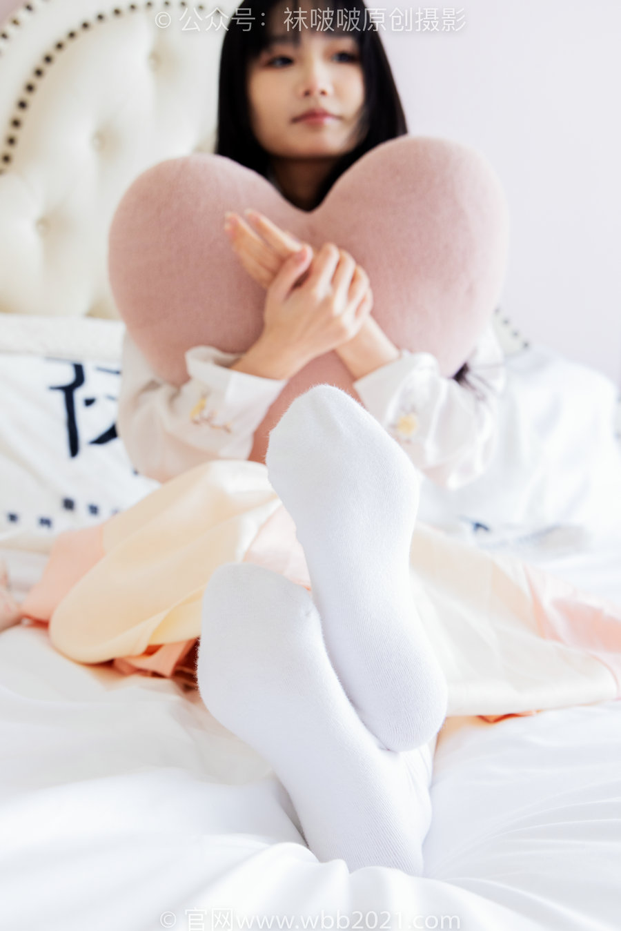 BoBoSocks袜啵啵 No.518 甜甜圈-平底鞋、白棉袜、裸足、汉服古装 [168P1V-6.85GB]