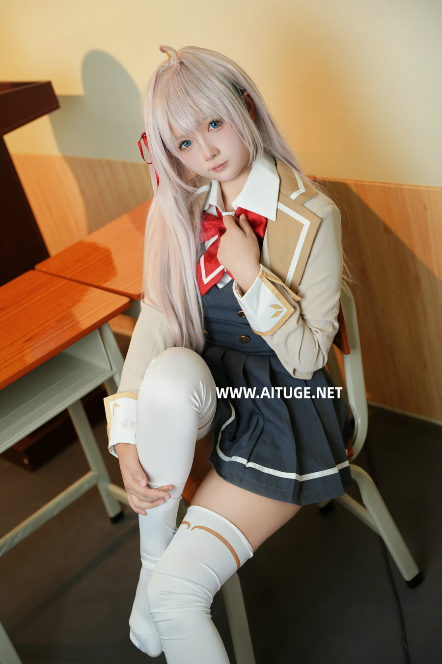 喜欢爱理吗 - 不时以俄语轻声遮羞的邻座艾莉同学 [30P-135MB]