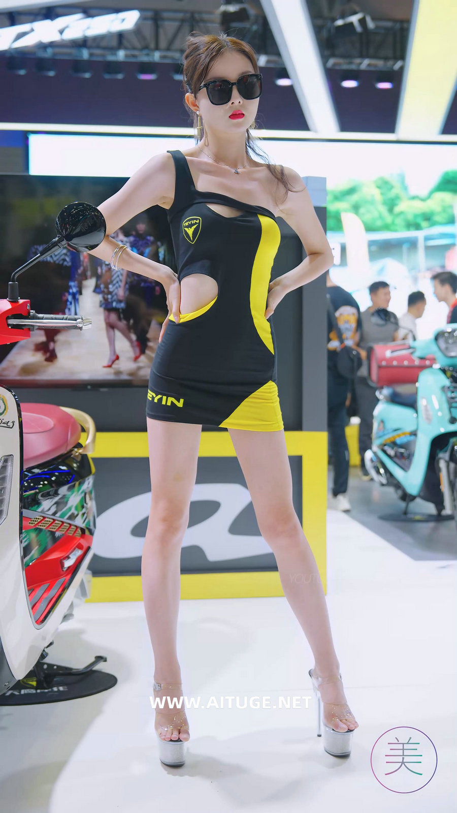 2024 重庆摩博会机车展 Racing Model LOOKBOOK 16 [368MB]
