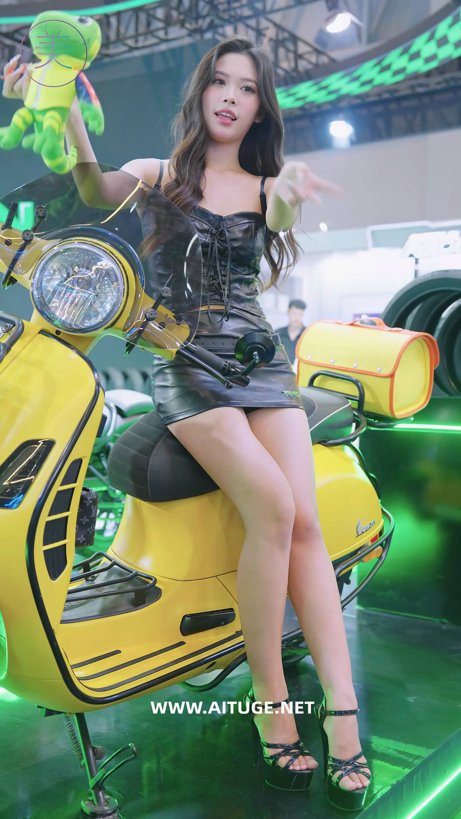 2024 重庆摩博会机车展 Racing Model LOOKBOOK 17 [323MB]
