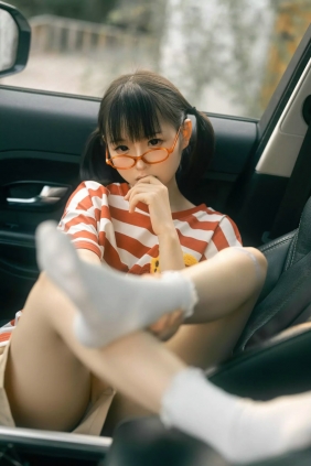 幼水铃衣 - 周末郊游 [62P-144MB]