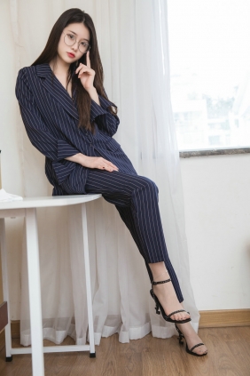 Sia不吃鱼 - 条纹职业装 [128P-1.26GB]